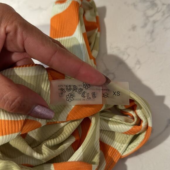 Aurelle LUCI FULL SET eye-catching array of color, by the flattering cut size XS - Picture 7 of 7